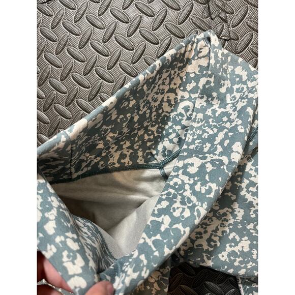 Vuori Women’s Clean Elevation Legging “Light Stone Bloom” Athletic Size Large - Picture 4 of 10